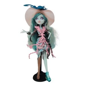 Monster High Vandala Doubloons 2015 Haunted Student Spirits Doll Hat Outfit
